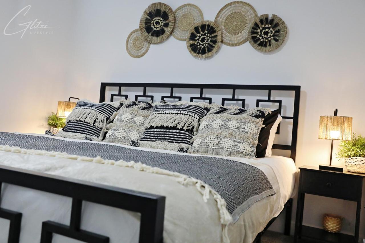 King Bed,disney,long Stays,garage,airport Edmonton