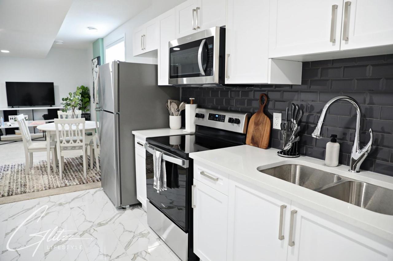 Holiday home King Bed,disney,long Stays,garage,airport *